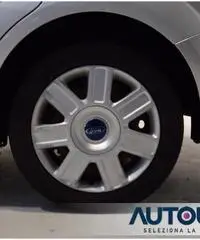 FORD Focus + 1.6 TDCI STATION WAGON NEOPATENTATI CLIMA RADIO