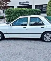 Ford - Sierra RS Cosworth 2WD 4p.Executive