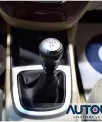 HYUNDAI Santa Fe 2.7 V6 ACTIVE 4X4 SENS CERCHI 17' SOLO 102.000 KM