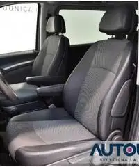 MERCEDES-BENZ Viano 3.0 CDI TREND AUT 7 POSTI PELLE XENON SENS TETTO