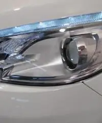 Peugeot 2008 E-hdi 92cv Stop&start Robot. NAVIGATORE+BLUETOOTH - NEOPATENTATI