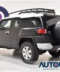 TOYOTA FJ Cruiser 4 4X4 GPL AUTOCARRO AUT SENSORI CRUISE CERCHI 17'