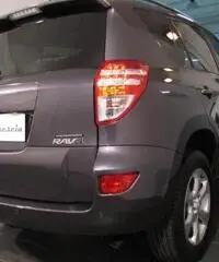 Toyota Rav4 Crossover 2.2 D-4d 150cv DPF Excl.-NAVIGATORE-SENS.PARCH-CRUISE