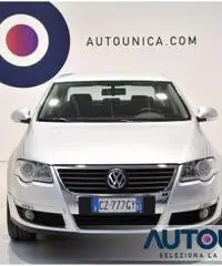 VOLKSWAGEN Passat 1.6 FSI TRENDLINE BERLINA SENS CRUISE CLIMA BI-ZON