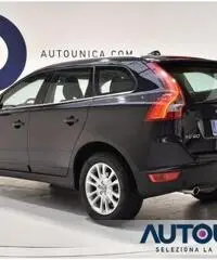 VOLVO XC60 D5 AWD GEARTRONIC SUMMUM 4X4 AUT PELLE CERCHI 18'