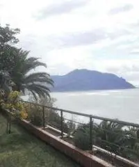 Recco: Villa 5 Locali o piu