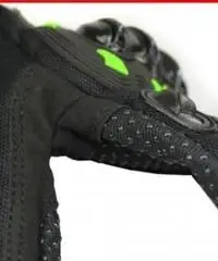 Guanti moto Kawasaki, disponibili tutte le taglie