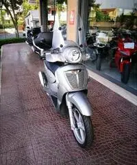 APRILIA Scarabeo 200 Full optional passaggio proprietà incluso