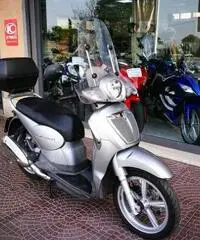 APRILIA Scarabeo 200 Full optional passaggio proprietà incluso