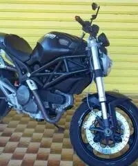 DUCATI Monster 696 PLUS 2009