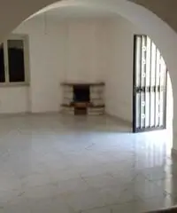 Cervaro: Stabile/Palazzo Altro