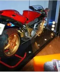 MV Agusta F4 750 Serie Oro Limited Edition, Pari al nuovo