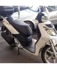 Scooter 150 con motore honda SH