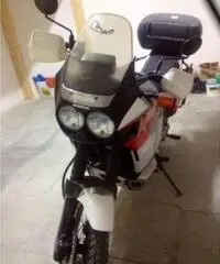 Vendo Africa Twing del 93' mai incidentata. Tutto originale.