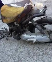 Pezzi di ricambio come da foto scarabeo 50