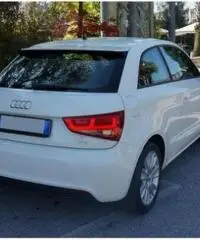 Audi A1 1.6 TDi Xenon-led 105 CV