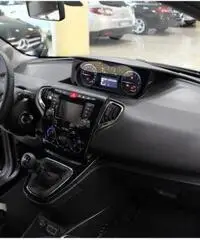 LANCIA Ypsilon NEW 1.2I 69CV E6 GPL ECOCHIC GOLD ( KM 0 )