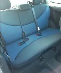 TOYOTA Yaris 2ª serie 1000 benzina - 2005 