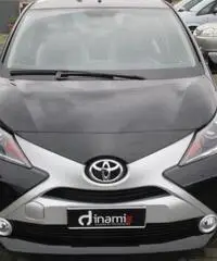 TOYOTA Aygo 1.0 VVT-i 69 CV 5 porte x-play