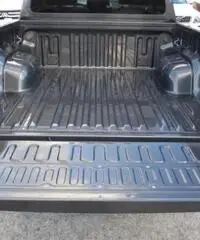 TOYOTA Hilux 2.4 D-4D 4WD 4p. DC Lounge -305-