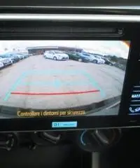 TOYOTA Hilux 2.4 D-4D 4WD 4p. DC Lounge -305 FL-