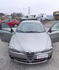 Alfa Romeo 147 147 1.6 16V TS (105) 5 porte Distinctive