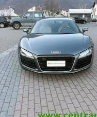 AUDI R8 4.2 V8 FSI quattro S tronic
