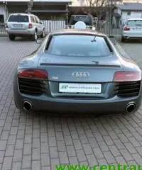 AUDI R8 4.2 V8 FSI quattro S tronic