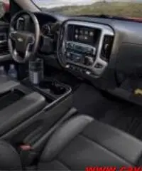 CHEVROLET Silverado 1500 LT/LTZ - Autocarro 5 posti - BiFuel GPL