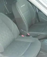 DACIA Duster 16 Laureate 4x4 105cv