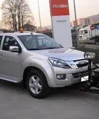 ISUZU D-Max 2.5 Space Cab Solar 4WD  LAMA NEVE