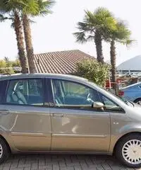 Lancia Musa 1.4 16V Oro