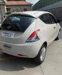 Lancia Ypsilon 1.2 69 CV 5 porte Gold X NEOPATENTATI