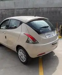 Lancia Ypsilon 1.2 69 CV 5 porte Gold X NEOPATENTATI