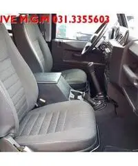 LAND ROVER Defender 90 2.4 TD4 Station Wagon S