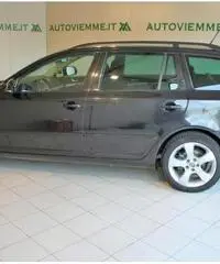 SKODA Octavia 2.0 TDI CR F.AP. Wagon Elegance Autocarro