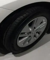 TOYOTA Auris Touring Sports 1.8 Hybrid Active Eco