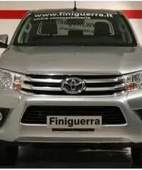 TOYOTA Hilux 2.4 D-4D 4WD 4 porte Double Cab Lounge