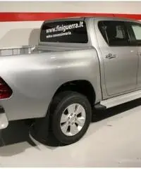 TOYOTA Hilux 2.4 D-4D 4WD 4 porte Double Cab Lounge
