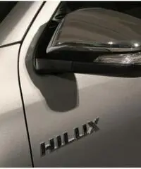 TOYOTA Hilux 2.4 D-4D 4WD 4 porte Double Cab Lounge