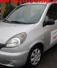 TOYOTA Yaris Verso 1.3i 16V cat Sol