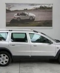 VOLVO XC70 2.4 D5 20V (185CV) cat AWD Momentum AUTOMATICA