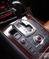 AUDI A8 4.2 TDI QUATTRO 326 CV