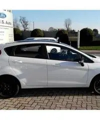 FORD Fiesta 1.5 TDCi 75CV 5 porte Black & White Edition