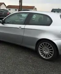 ALFA ROMEO 147 1.9 JTD (115 CV) cat 3p. Distinctive + cerchi 