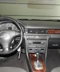 AUDI A6 allroad 2.5 TDI CV180 -Riservata ad operatori del settore!