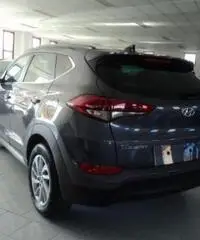 HYUNDAI Tucson 1.7 CRDi XPossible + Pelle e Tetto Apribile - KM0