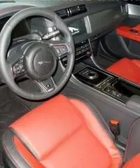 JAGUAR XF 2.0d 180 CV AWD R-Sport Automatico