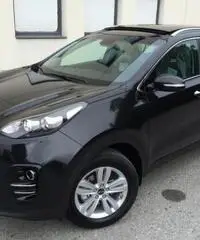 KIA Sportage 1.7 CRDI 2WD +Tetto Pan.+Navig+telecamera+Pelle