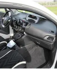 LANCIA Ypsilon 1.2 69 CV 5 porte GPL Ecochic Gold